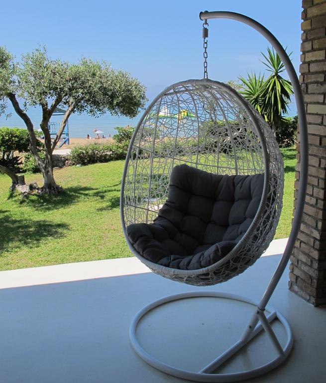 Seafront Calista Beach House With Garden Glyfada  Exterior photo